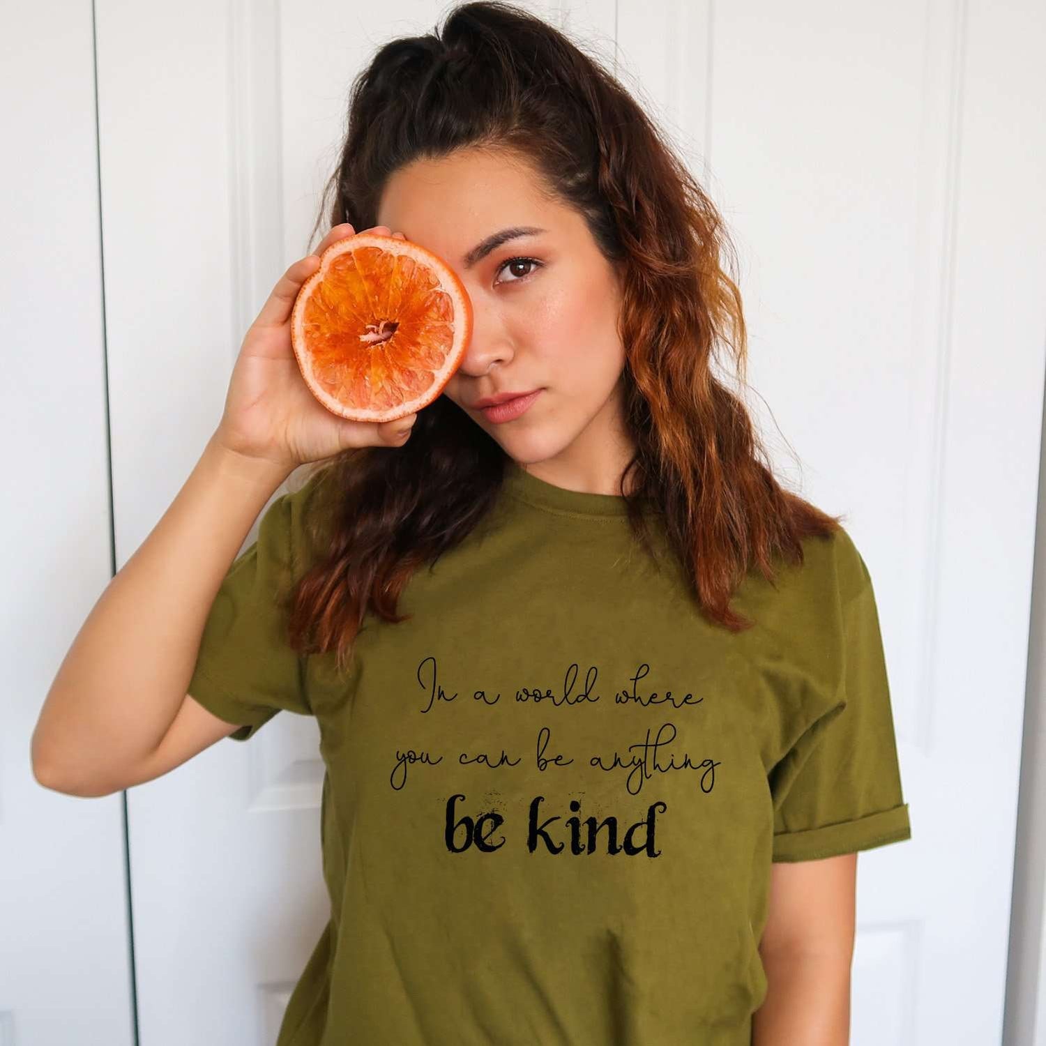 In a world where you can be anything be kind T-Shirt - Organic - CLIMATE NEUTRAL - Unisex - One Planet Mind