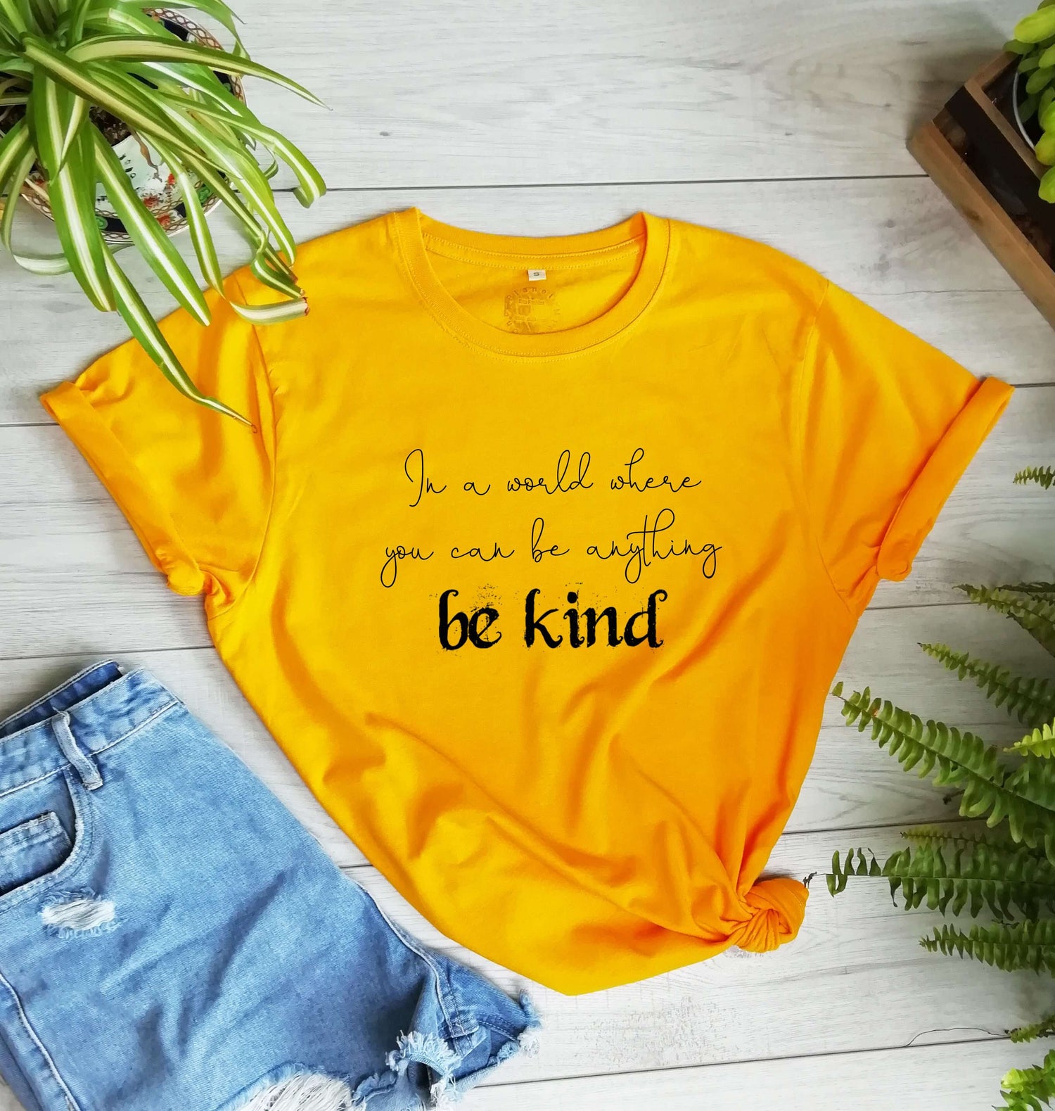 In a world where you can be anything be kind T-Shirt - Organic - CLIMATE NEUTRAL - Unisex - One Planet Mind