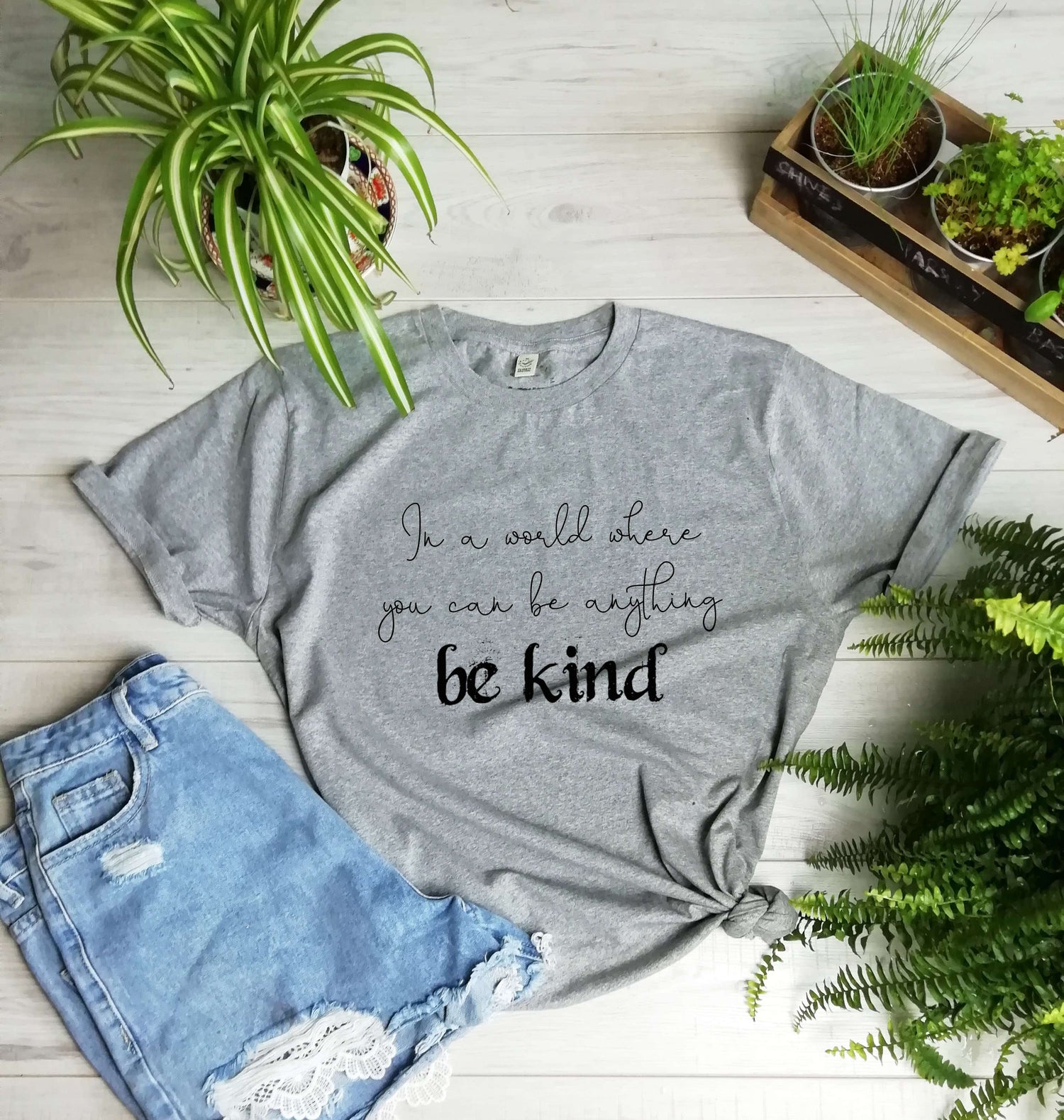 In a world where you can be anything be kind T-Shirt - Organic - CLIMATE NEUTRAL - Unisex - One Planet Mind